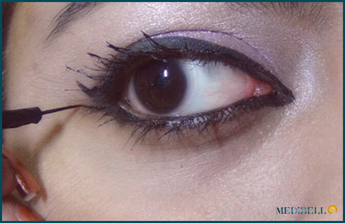 https://cdn2.stylecraze.com/wp-content/uploads/2013/05/Bollywood-Inspired-Eye-Makeup-–-Step-By-Step-Tutorial-With-Images4.jpg
