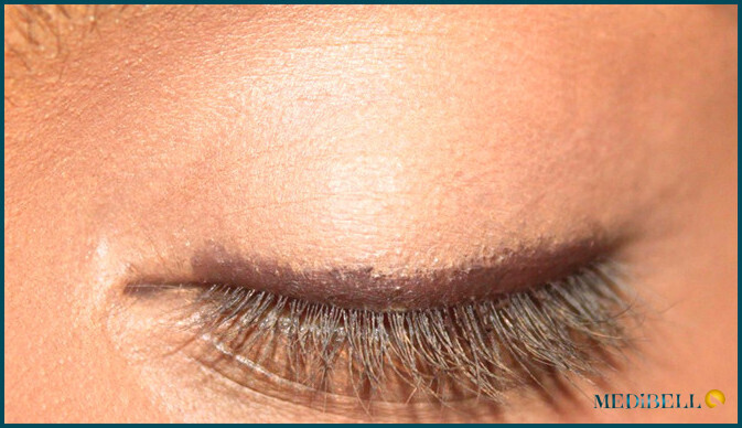 Paso 1 del tutorial de maquillaje de ojos inspirado en Bollywood de la década de 1960