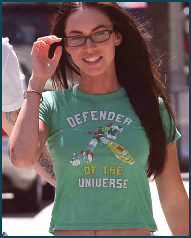 Geek Megan Fox sin maquillaje