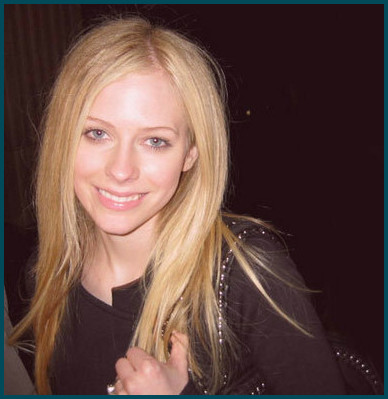 La angelical Avril Lavigne sin maquillaje