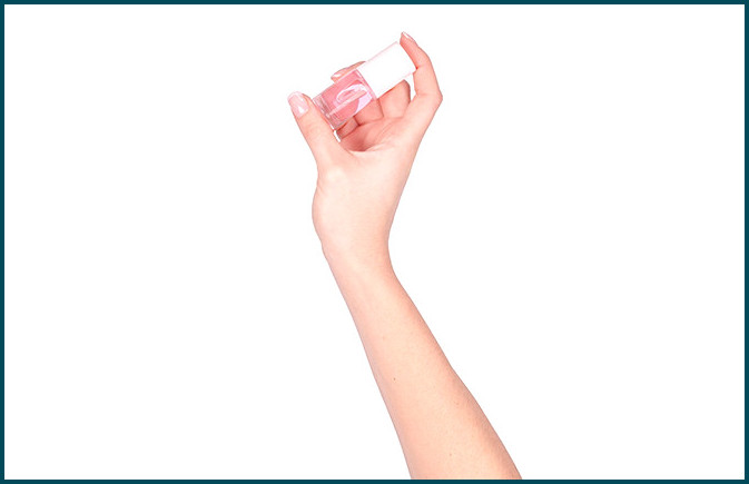 Cómo evitar las burbujas en el esmalte de uñas paso 6