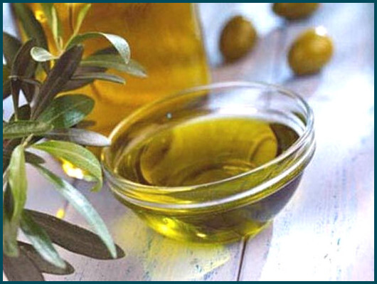 Aceite de oliva para espesar las cejas escasas